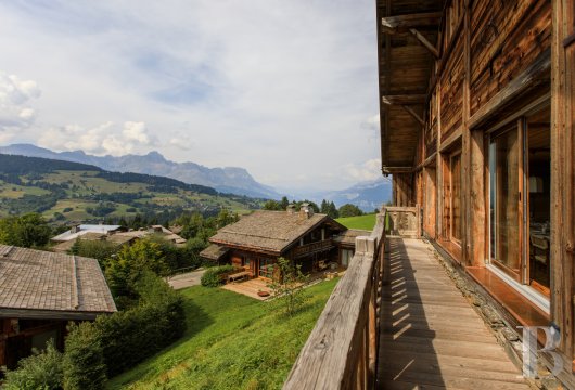 A 19th-century farmhouse preserved in its original state and completely renovated at the foot of Mont d'Arbois, in Megève - photo  n°3